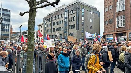 Die Auftaktkundgebung fand am Klingenberg statt.