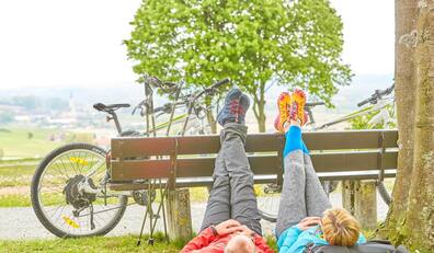 Rund um das Hartls Parkhotel entdeckst du sanfte Hügellandschaften - ideal für Fahrrad-Touren.