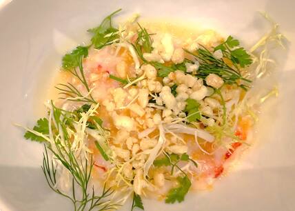 Teller-Kunst á la Tony Hohlfeld mit Hummer, Muschel und Zitrone 