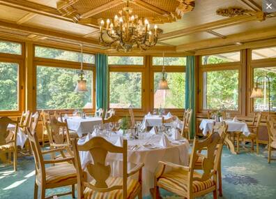 Regionale Spezialitäten und feine Küche in gemütlicher Atmosphäre genießen.