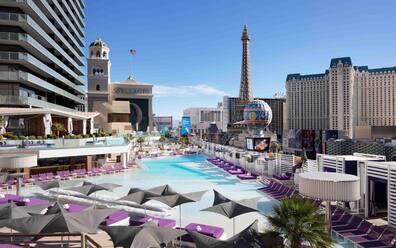 Am Tag am Pool chillen: Das klappt in den zahlreichen Cabanas von Las Vegas.